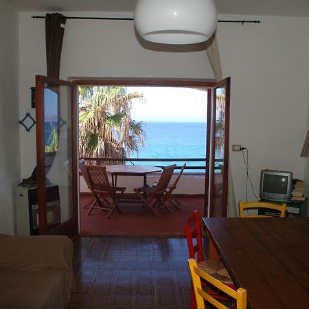 Waterfront Apartments Bosa Porto Alabe Екстериор снимка