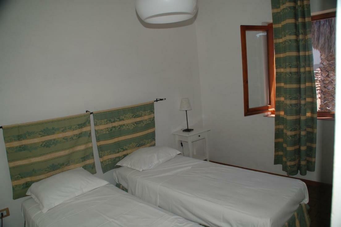 Waterfront Apartments Bosa Porto Alabe Екстериор снимка