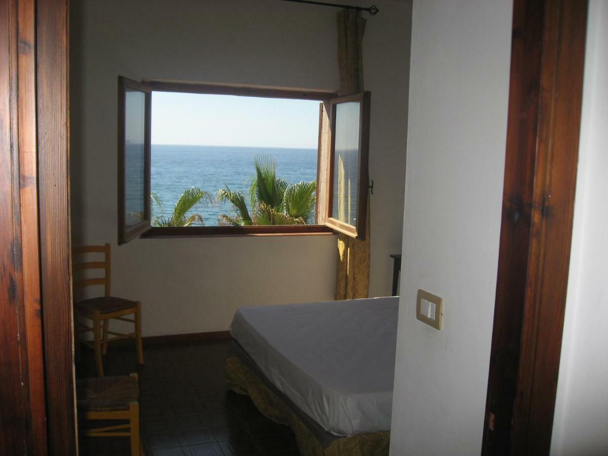 Waterfront Apartments Bosa Porto Alabe Екстериор снимка
