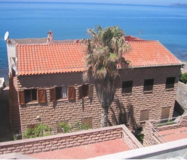 Waterfront Apartments Bosa Porto Alabe Екстериор снимка